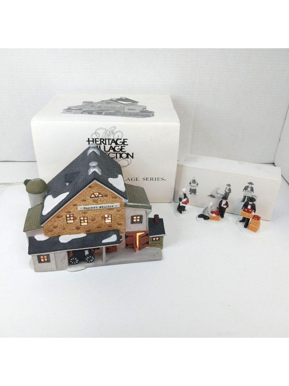 Department 56 New England Village Amish Barn 5944-7 with Amish Family 5948-0